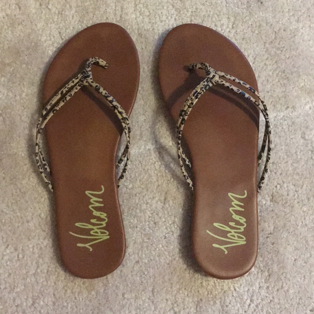 Volcom flip flops size 9